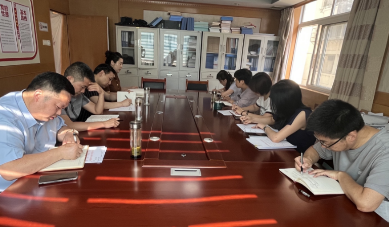 白河縣委統(tǒng)戰(zhàn)部召開深入貫徹中央八項(xiàng)規(guī)定精神學(xué)習(xí)教育專題會(huì)議